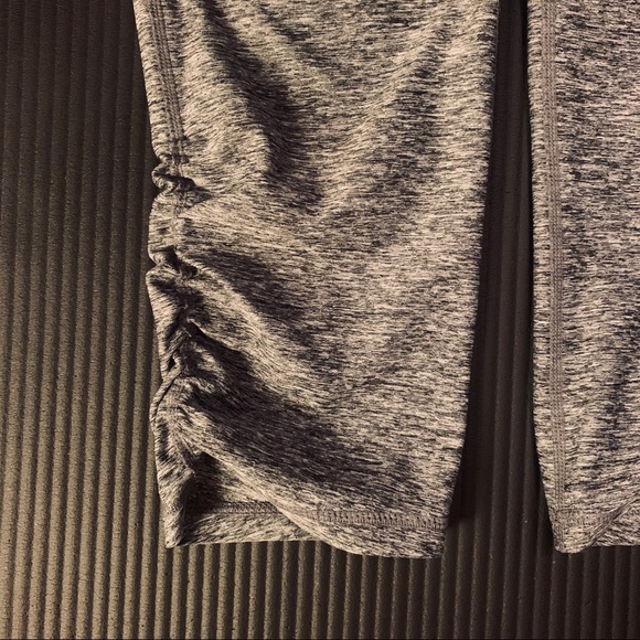 Bench Grey Mix Capri Yoga Pants - Picture 4 of 8